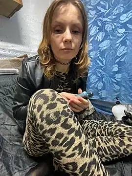 Anita-Smith Chat XXX in diretta