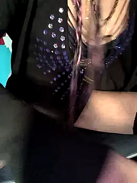 Volcaniiian Live XXX chat