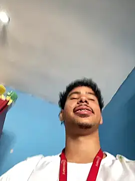 lzinho9153 webcam show