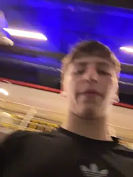 Онлайн чат XXX ARON_LUXX