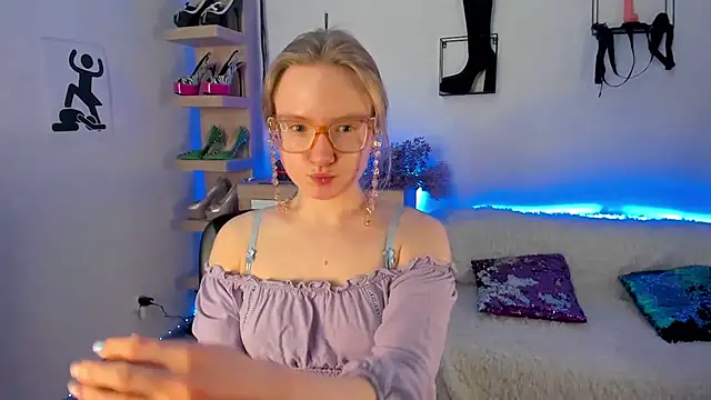 XXX chat uživo modela NancyHottie