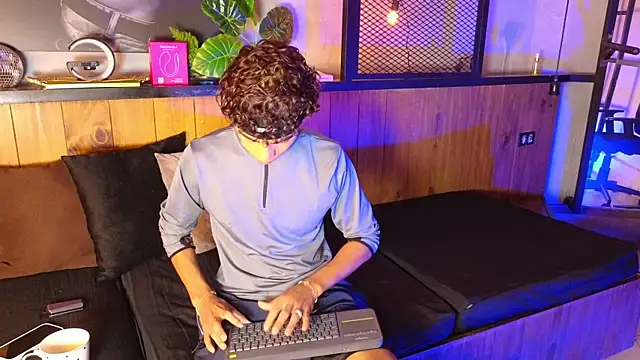 AlanCutee 即時 XXX 聊天