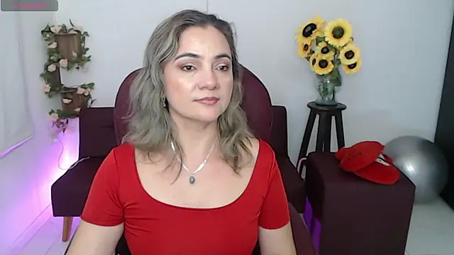 ana_milf Adlı Modelin Canlı XXX Sohbeti