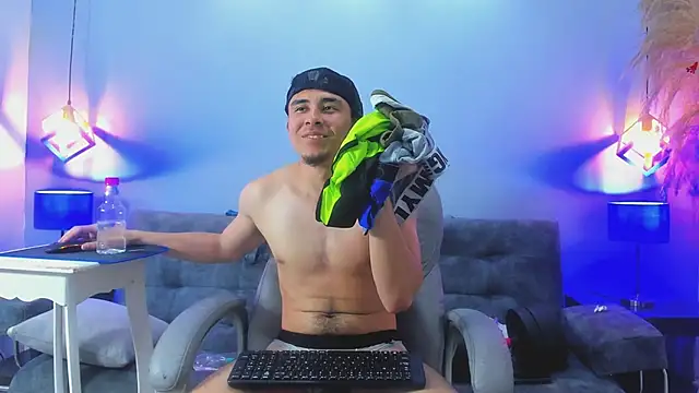 Eross_Santy's Live XXX Chat