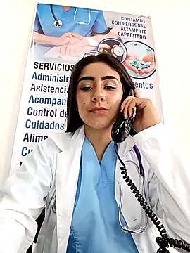 Chat +18 de CAROLINE__07 ao vivo