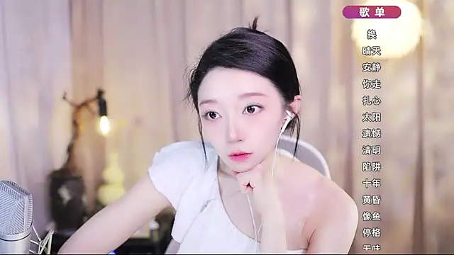 Zoe-99のライブXXXチャット