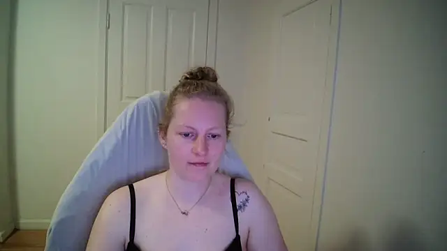 Girlnina-1995 Live XXX-Chat