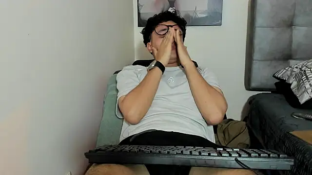 Adonibaskerville4 Webcam show