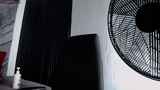 Chat +18 de Grant_Irons ao vivo