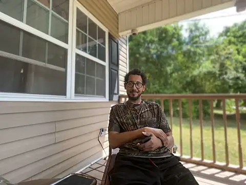 ThrowedWorldWide 现场XXX聊天