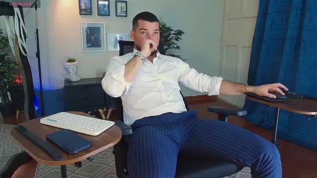 HenryBensoのライブXXXチャット