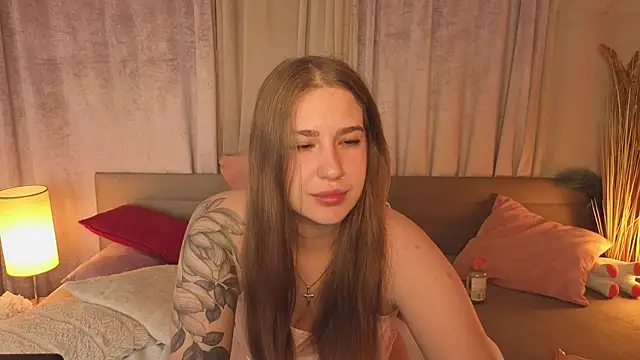 EmilyBlazee Adlı Modelin Canlı XXX Sohbeti