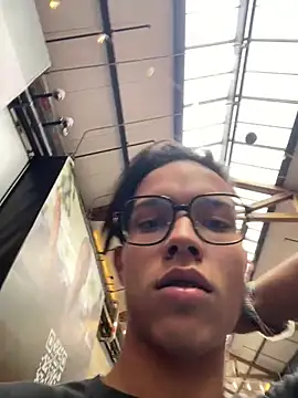 Pertunjukan Kamera Web Andres_boy252