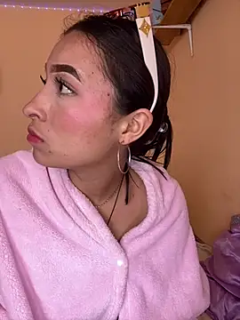 Czat XXX na żywo – Itze_Mua