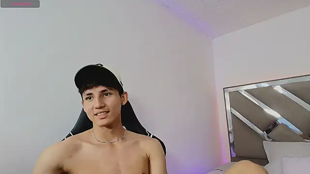 Pertunjukan Kamera Web Valentino_Rey