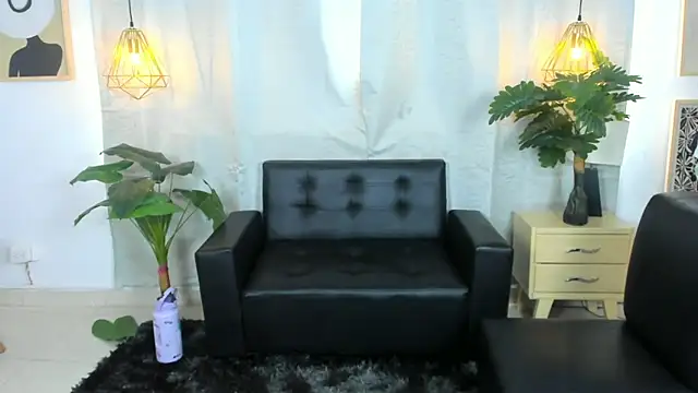 Chat +18 de NahomiWhitte ao vivo