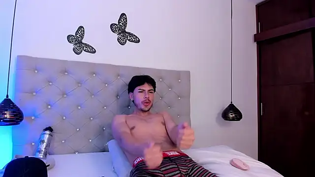 Izack_01 webcam show