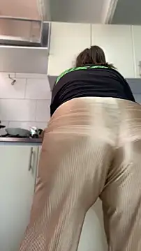 دردشة Chloee_Peach الجنسية المباشرة