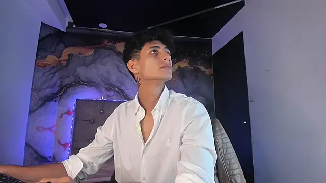 MaxiimoRomano_ Adlı Modelin Canlı XXX Sohbeti