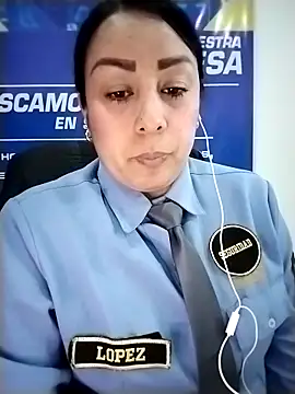 Cristal_Security-1: διαδικτυακό σόου στην κάμερα