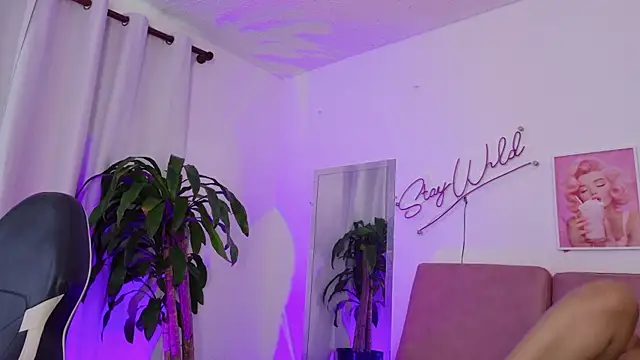 Emmy_And_Luna Pertunjukan Webcam