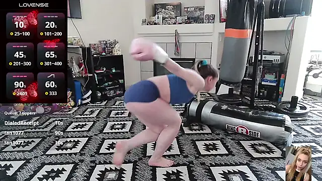 BlondiewithanassのライブXXXチャット