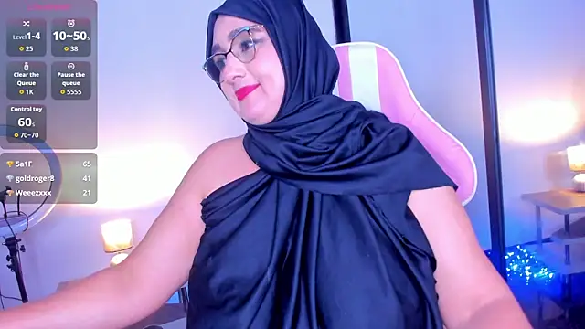 Chat +18 de HijabiMilff ao vivo