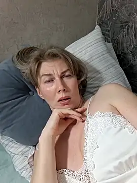 stellahere8: онлайн-секс-чат