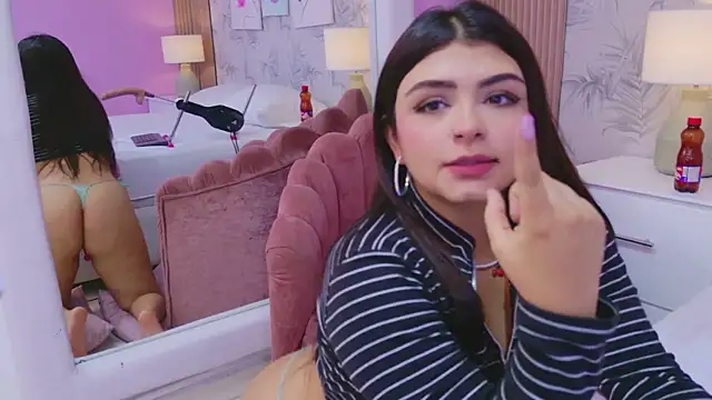 Živý XXX chat EmmaLeens