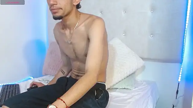 Chat XXX en directo de golden_raiden_12