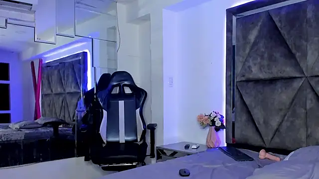 CataleyaMoon_'s Webcam Show