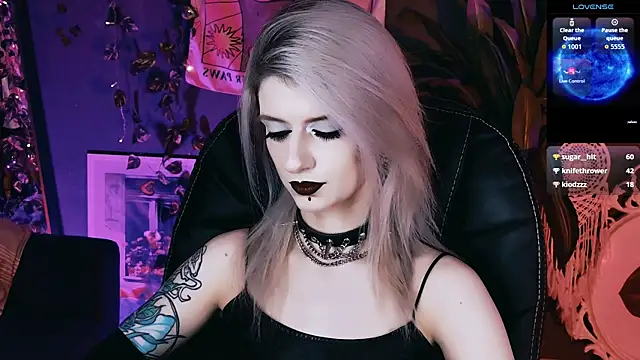 Noah_ElmerX Chat XXX in diretta