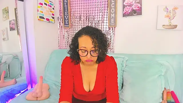 Czat XXX na żywo – AnaDalila_Latina