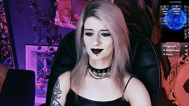 Noah_ElmerX Chat XXX in diretta