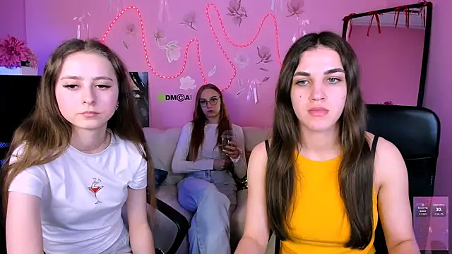 rebecca_smile 即時 XXX 聊天