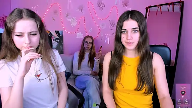 دردشة rebecca_smile الجنسية المباشرة