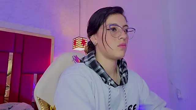 moon_winyn Live XXX chat