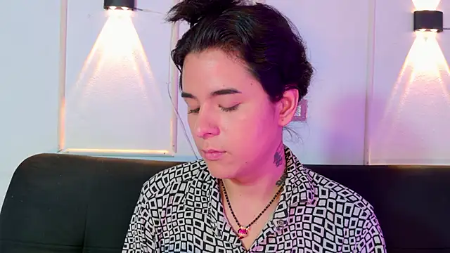 Angel-umbra Show in webcam