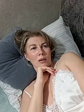 stellahere8's Live XXX Chat