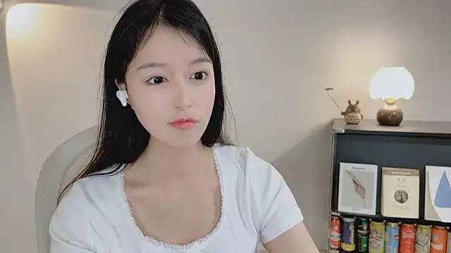 Onechestnut's Live XXX Chat