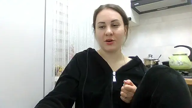 Chat +18 de MeadowEyes ao vivo