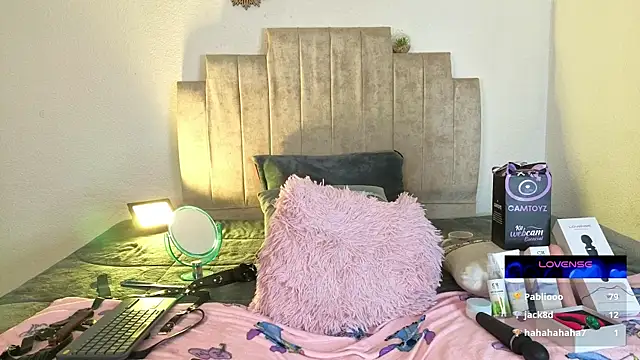 Petite_pepper Chat XXX in diretta