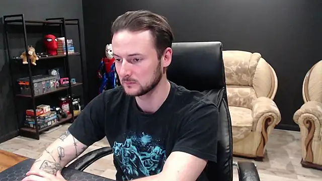 Show modela MihasikD na web-kameri