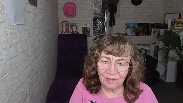 Betty_Brick live XXX chat