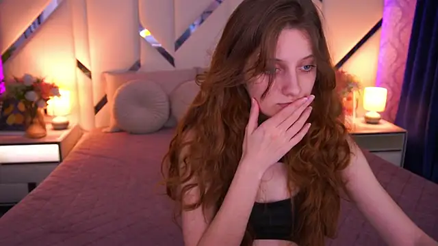 CuteeFoxy live XXX chat