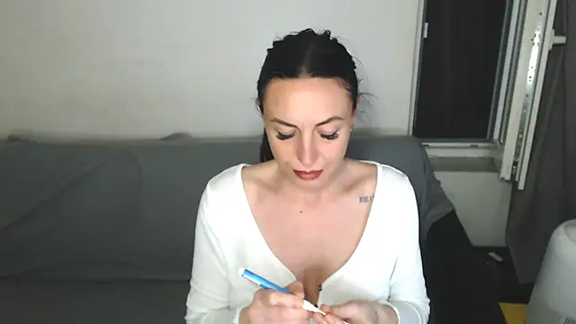 CloveLove live XXX chat