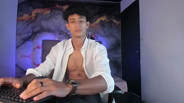 MaxiimoRomano_ 网络视讯表 演