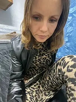 Anita-Smith Chat XXX in diretta