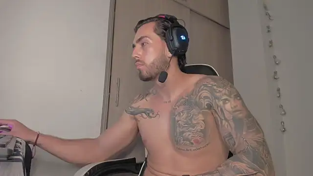 Axel__Blaze Adlı Modelin Web Kamerası Şovu