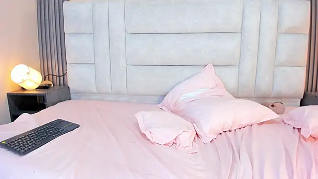 EYMI_TOMSOM live XXX chat